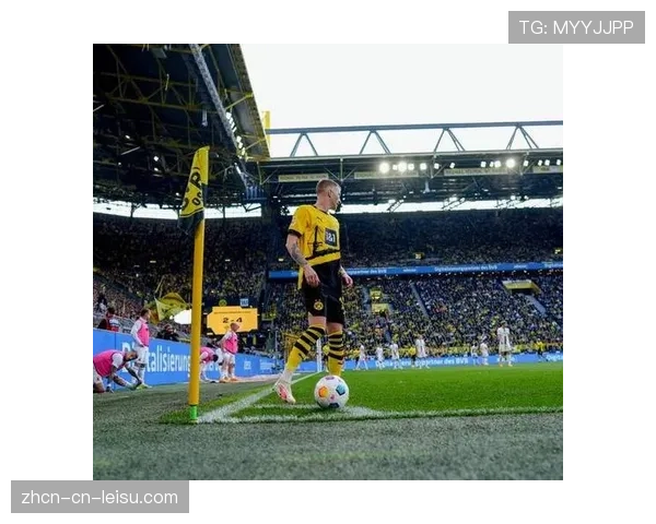 多特蒙德赛前训练全程封闭，重点演练针对巴黎圣日耳曼锋线的防守策略